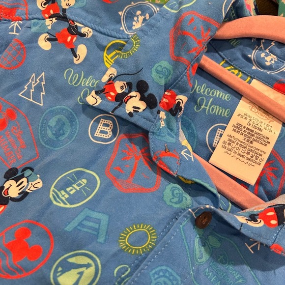 Disney Vacation Club Mickey Mouse Button Up Shirt Men's Camp Shirt - Picture 10 of 11